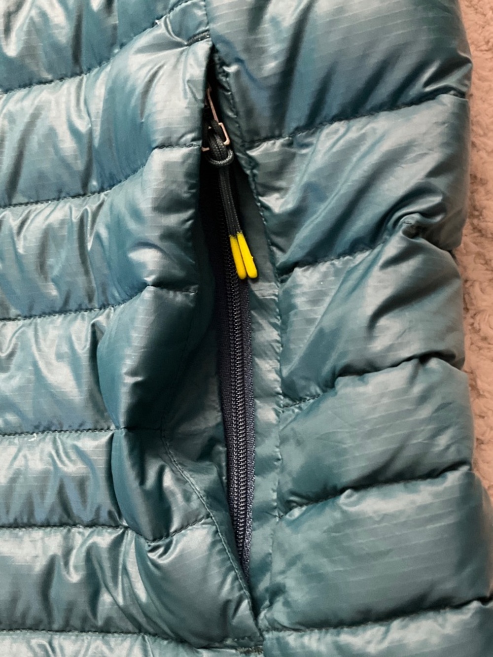 COTOPAXI FUEGO DOWN VEST MEN'S SIZE MEDIUM - Picture 14 of 16